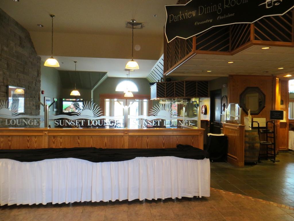 Riverside Resort And Conference Centre French Village Extérieur photo